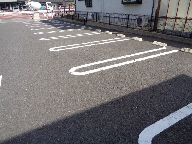 駐車場　駐車場完備です