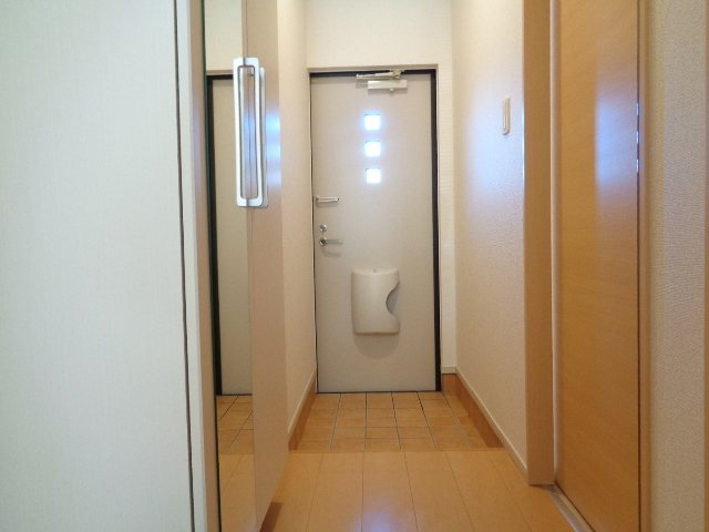 玄関　シンプルで使いやすい玄関です