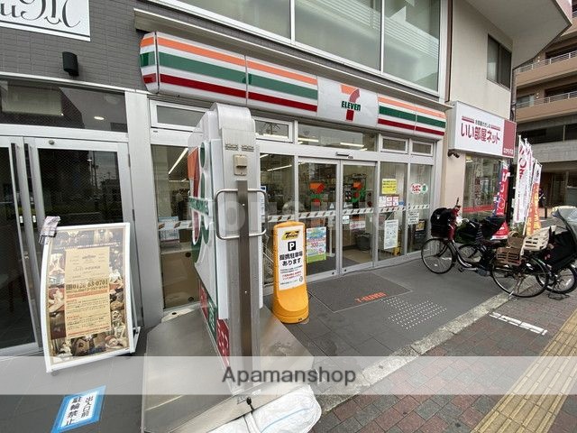 コンビニ　セブンイレブン（コンビニ）まで166m