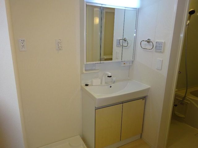 洗面設備　※同タイプの写真です