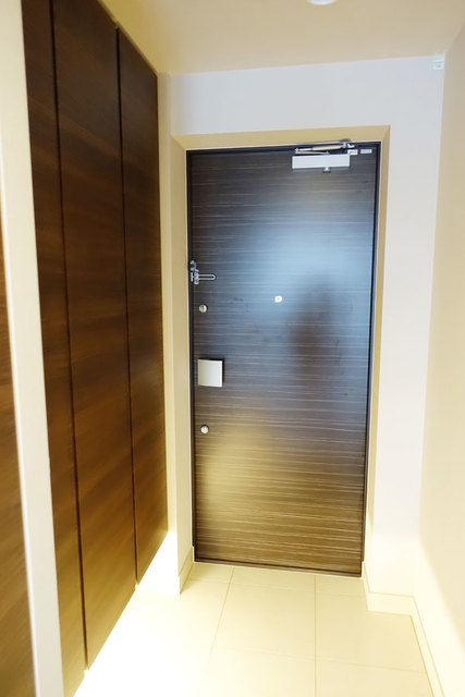 玄関　※写真は同タイプ住戸です。