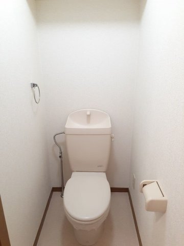 トイレ　落ち着いたトイレです