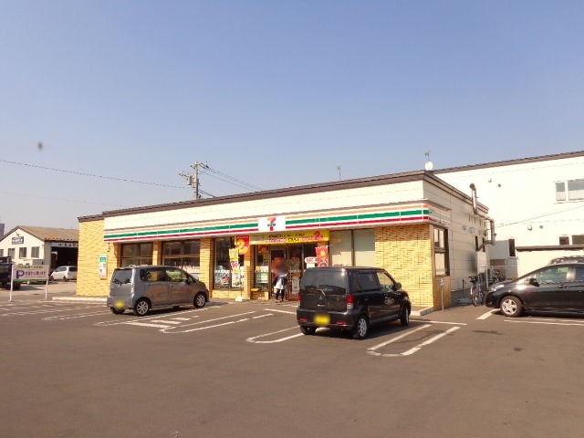 コンビニ　セブンイレブン函館五稜郭機関区前店（コンビニ）まで115m