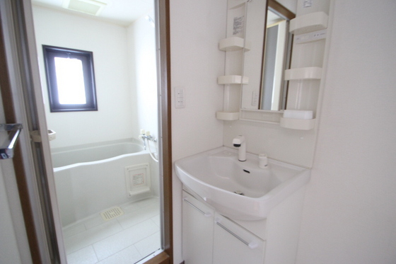 洗面設備　※別部屋の写真です
