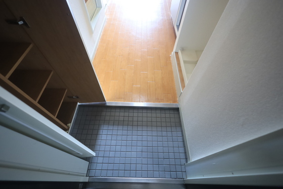 玄関　※別部屋の写真です