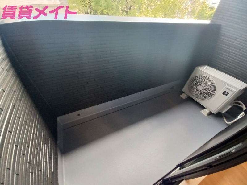 バルコニー　同物件別室反転写真