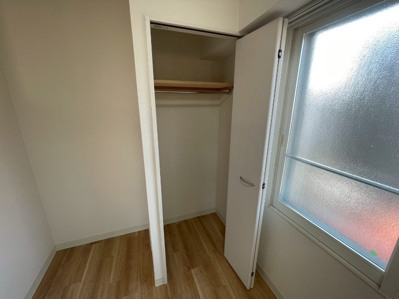 収納　寝室の収納です。部屋がすっきり片付きます。