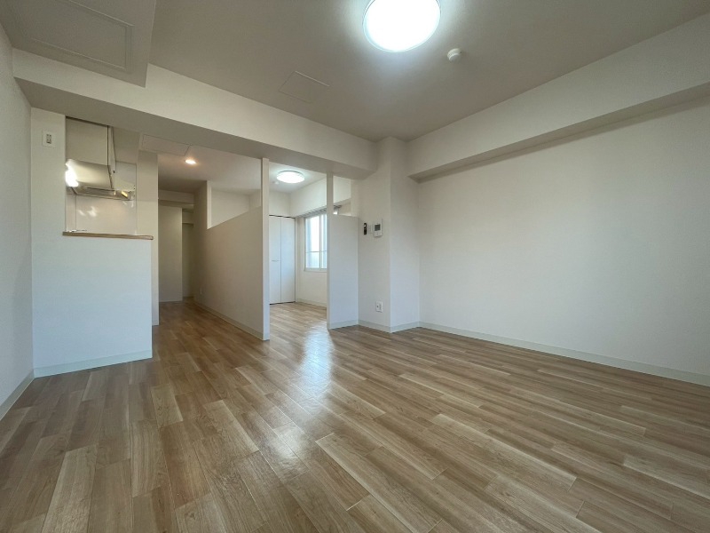 居室・リビング　広くてキレイなお部屋が広がっていて、充実した生活が送れそう。
