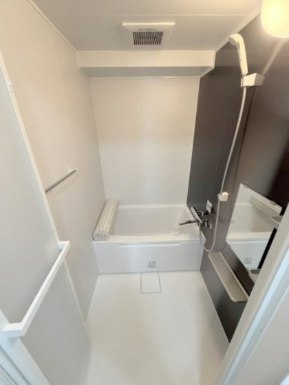 バス・シャワールーム　※別部屋の写真です