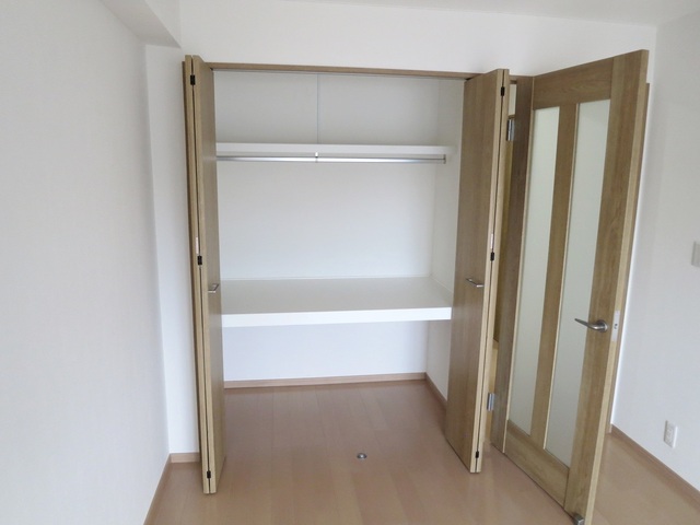 収納　洋服が掛けられる収納です♪