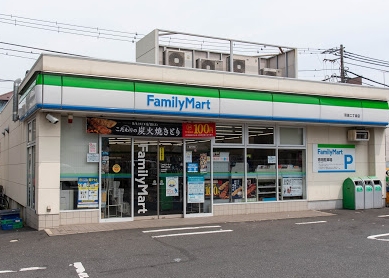 コンビニ　ファミリーマート 羽田二丁目店（コンビニ）まで201m