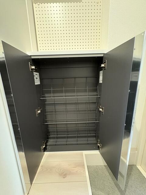 玄関　別部屋参考写真です。