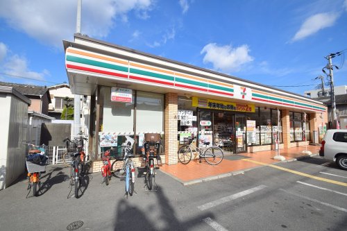 コンビニ　セブンイレブン 大阪今津中1丁目店（コンビニ）まで390m