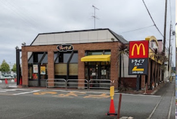 飲食店　マクドナルド　袋井インター店（飲食店）まで956m