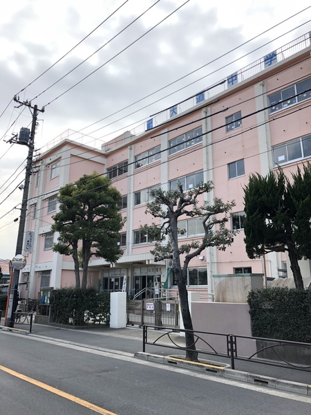 中学校　葛飾区立四ツ木中学校（中学校）まで709m