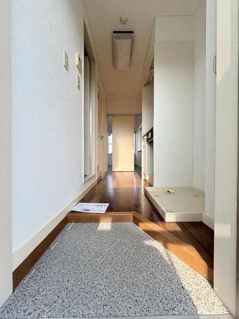 玄関　玄関から見たお部屋です♪