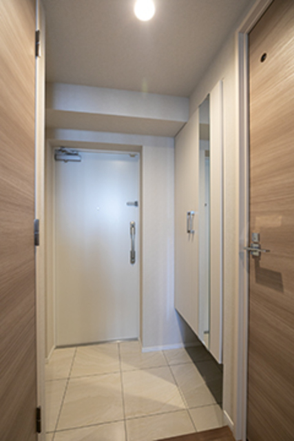 玄関　※写真は同タイプ住戸です。
