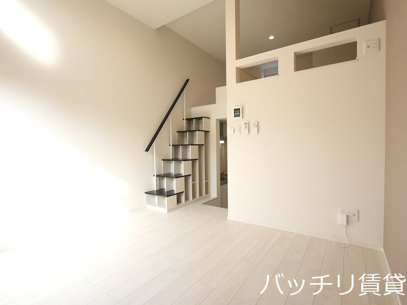 居室・リビング　同型タイプの為、現状を優先致します。