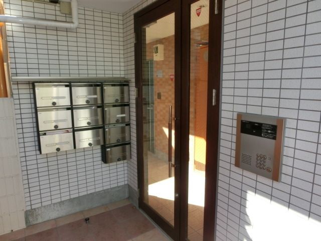 エントランス　安心のオートロック付です