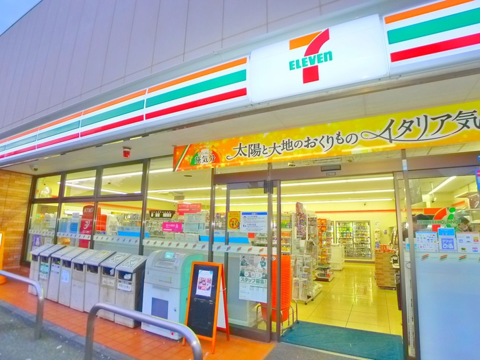 コンビニ　セブンイレブン（コンビニ）まで390m