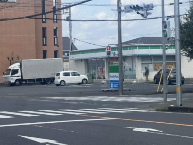 コンビニ　ファミリーマート　東海白方店（コンビニ）まで283m