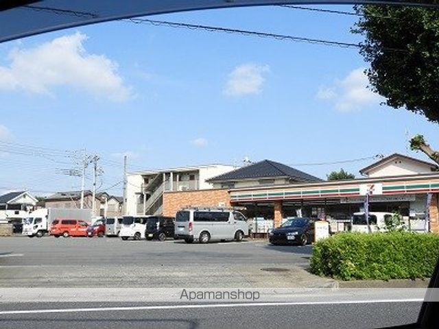 コンビニ　セブンイレブン（コンビニ）まで647m