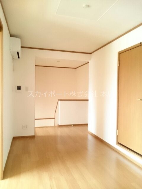 クレストールアイリスAの居間写真
