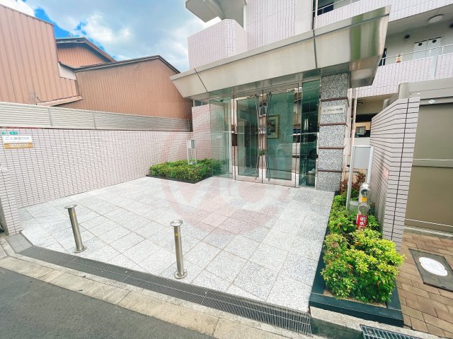 エントランス　建物の内部です