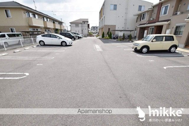 駐車場　駐車場