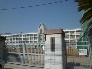 中学校　神戸市立太田中学校（中学校）まで431m