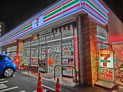 コンビニ　セブンイレブン福岡薬院3丁目（コンビニ）まで43m