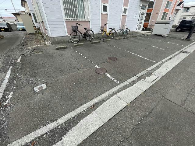 駐車場　駐車場