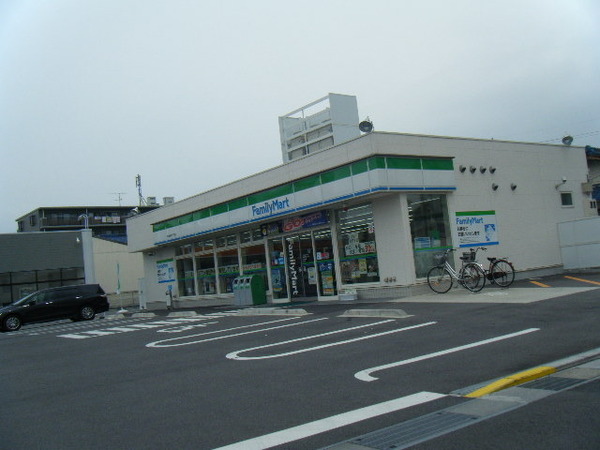 コンビニ　ファミリーマート栗東小柿十丁目店（コンビニ）まで656m