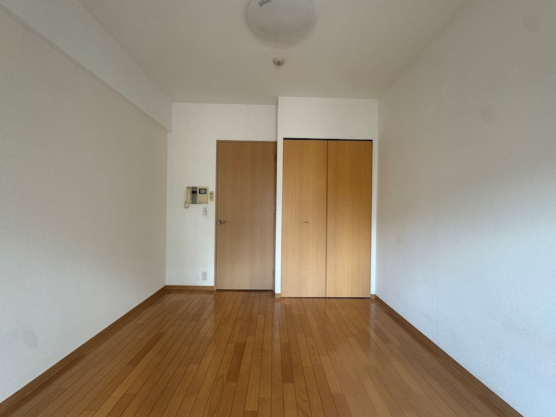 1K Mansion in Chuo-ku, Kobe, Hyogo — photo 3 of 3