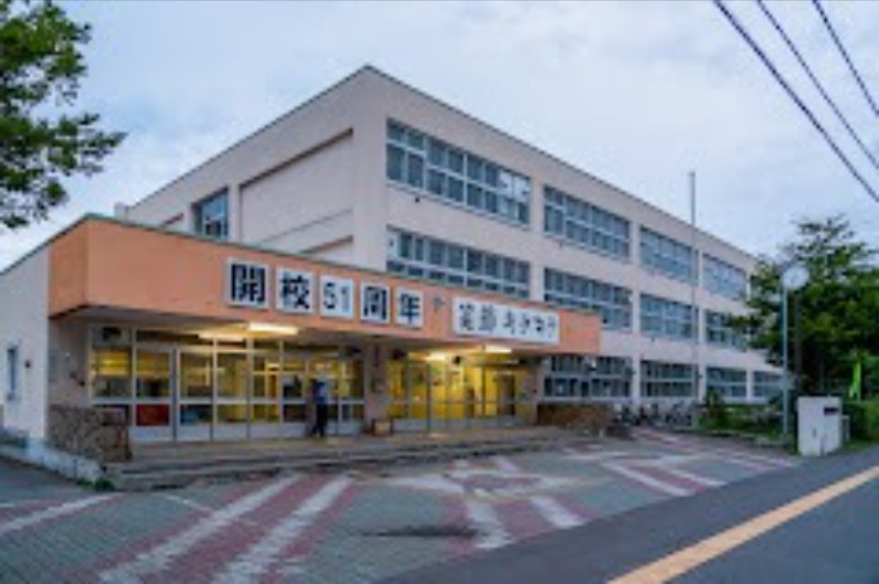 小学校　札幌市立二十四軒小学校（小学校）まで785m