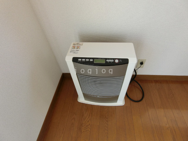 その他設備　冬はあったか石油ストーブです。