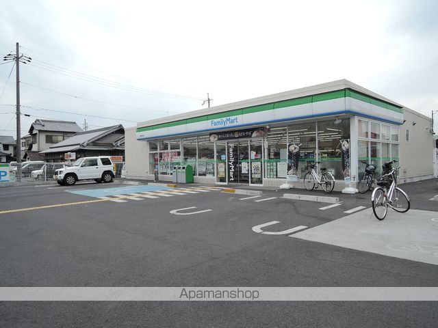 コンビニ　ファミリーマート（コンビニ）まで455m