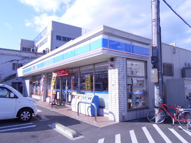 コンビニ　ローソンストア100金山店（コンビニ）まで185m