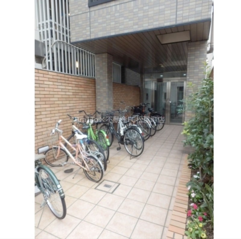 エントランス　マンション共用部分