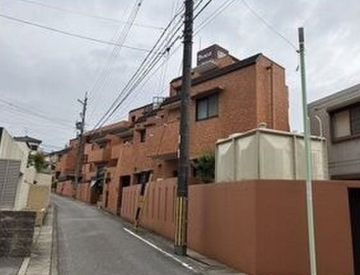 ライオンズマンション上社の外観写真
