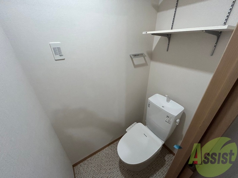 トイレ　温水洗浄便座付きのトイレは、使用しやすくうれしいですね。