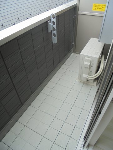 バルコニー　シャッター雨戸付き！