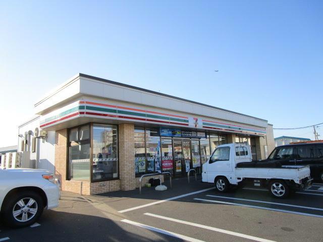コンビニ　セブンイレブン釧路海運3丁目店（コンビニ）まで658m
