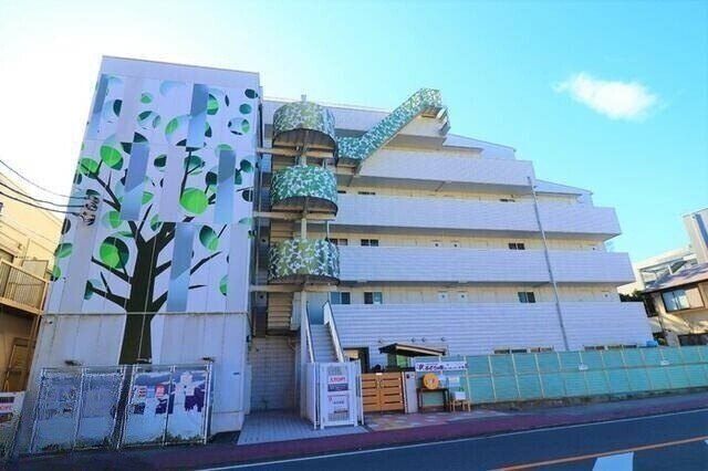 建物外観　外観タイル張りです