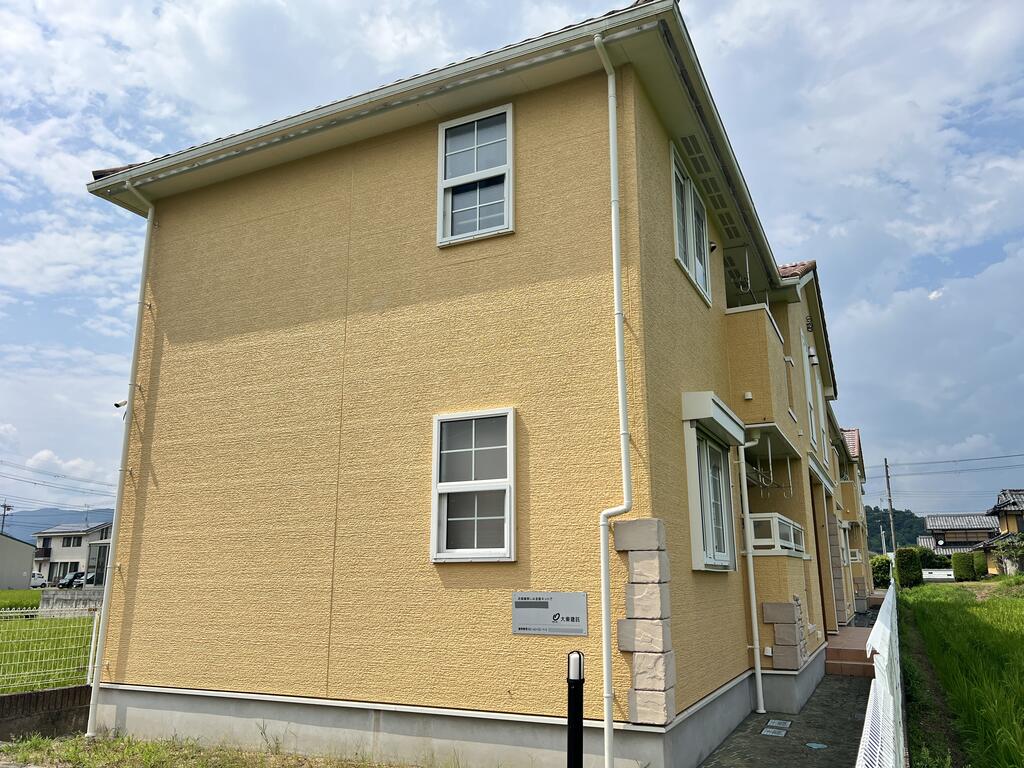 建物外観　1フロア2戸の物件です◆
