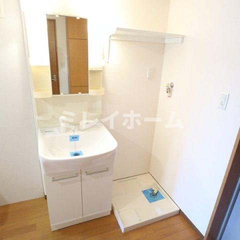 洗面設備　同建物内別のお部屋の参考写真になります。