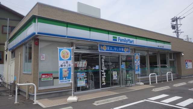 コンビニ　ファミリーマート　刈谷一ツ木七丁目店（コンビニ）まで200m