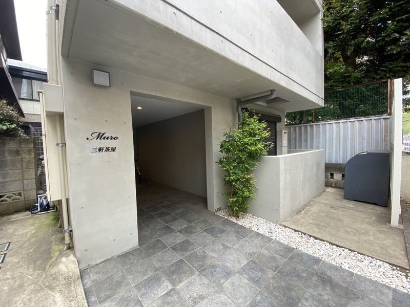 エントランス　■オートロック■防犯カメラ■集合ポスト