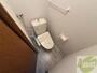 トイレ　こちらはトイレです。清潔感があり、安心して使用できます。