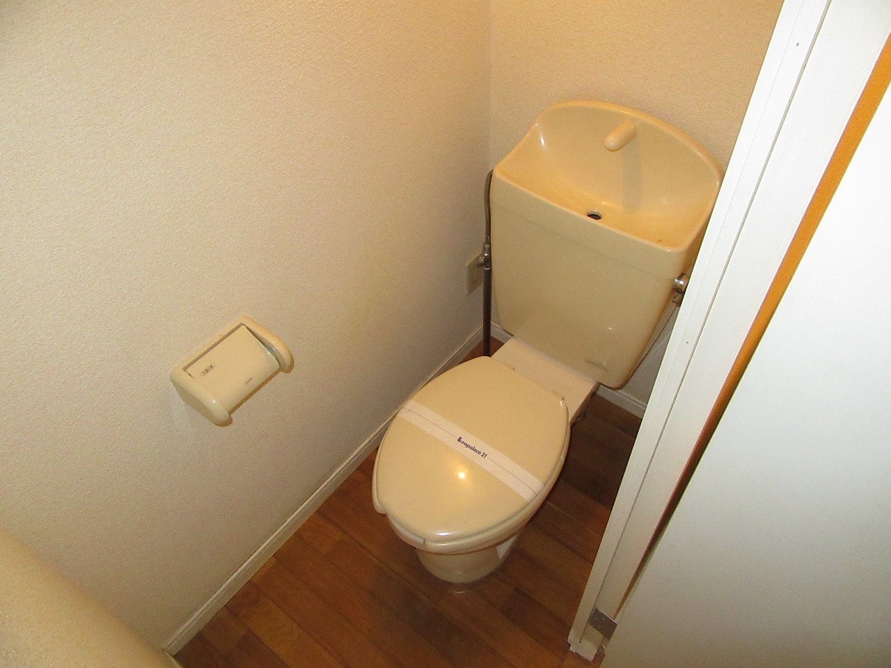 名鉄西尾線 南安城駅 徒歩3分 2階建 築28年のトイレ写真